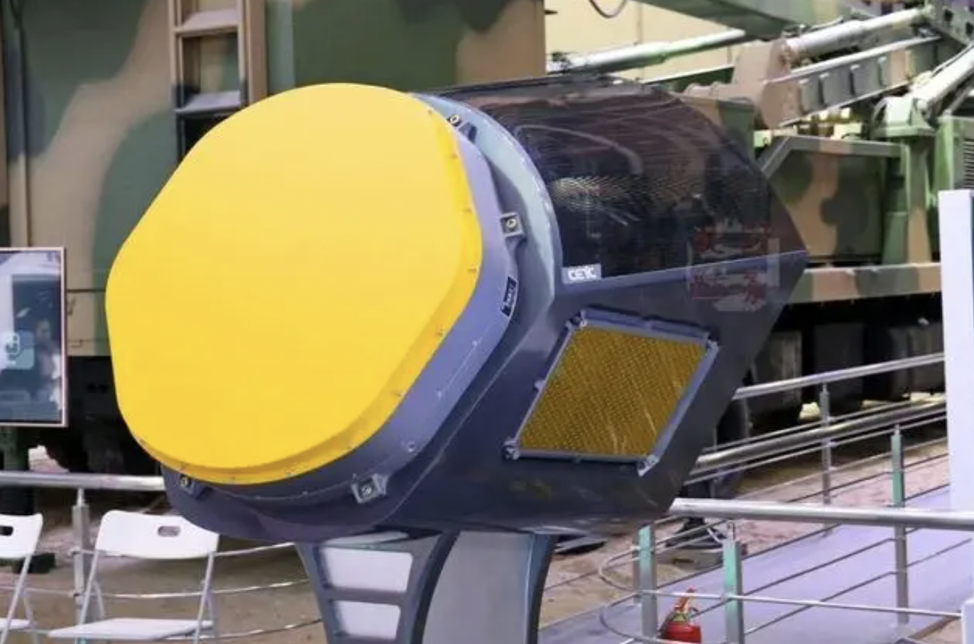 制造一個(gè)T/R組件只需2分鐘？！